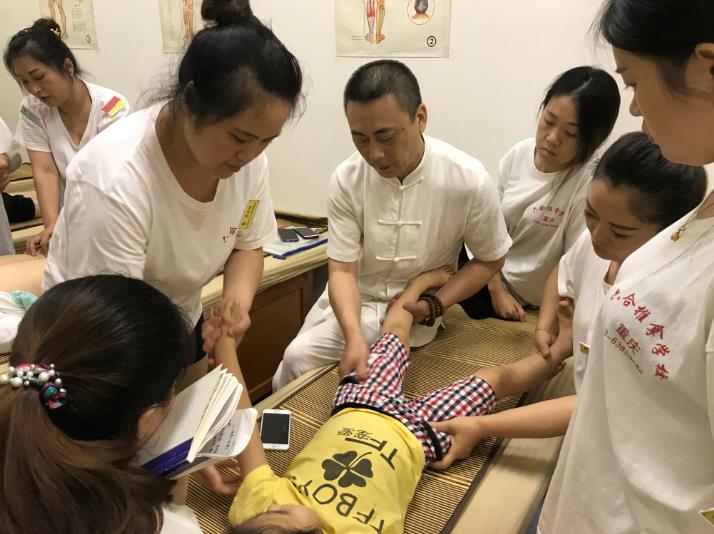 小兒推拿市場前景如何？零基礎可以入行嗎？