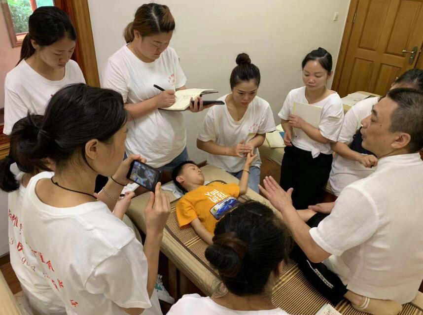 重慶六合學(xué)校小兒推拿怎么樣？靠譜嗎？