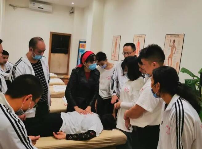 重慶六合學校中醫(yī)推拿