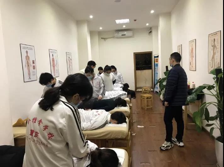 為什么推薦到重慶六合學(xué)校學(xué)習(xí)中醫(yī)適宜技術(shù)？